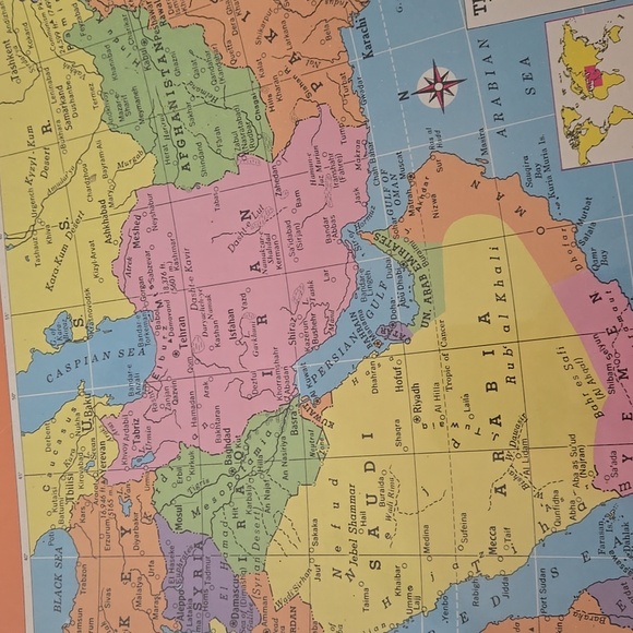 550 piece 18" x 24" Middle East Map puzzle new sealed - Picture 3 of 7